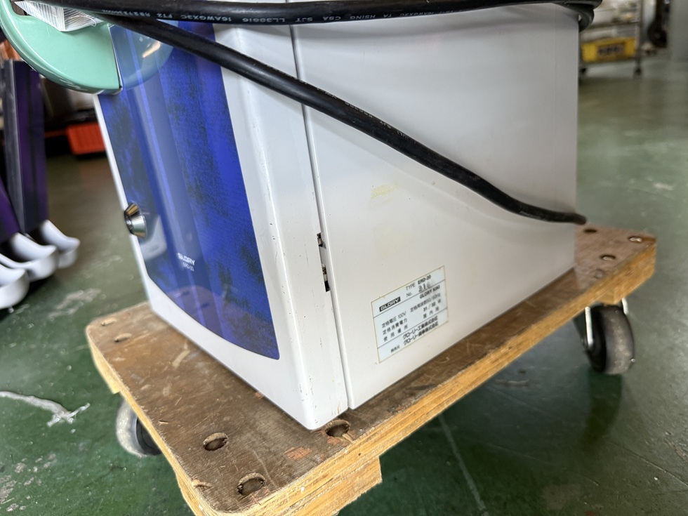 ERD-20Qの製造番号のラベルを撮影