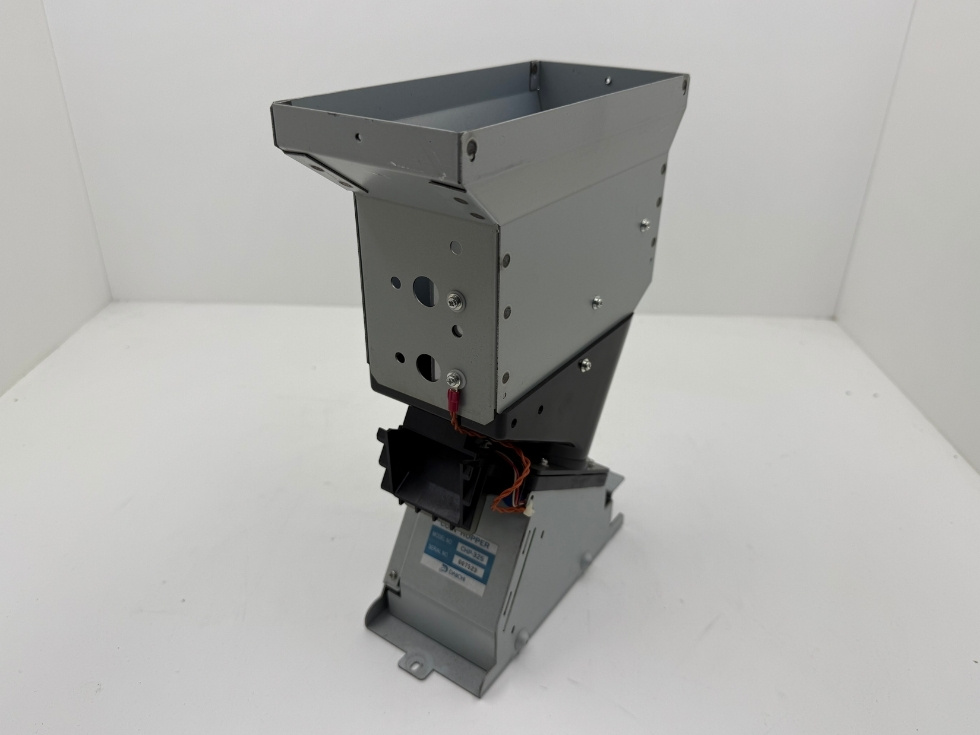 スリム両替機CSD-3コインホッパーを撮影