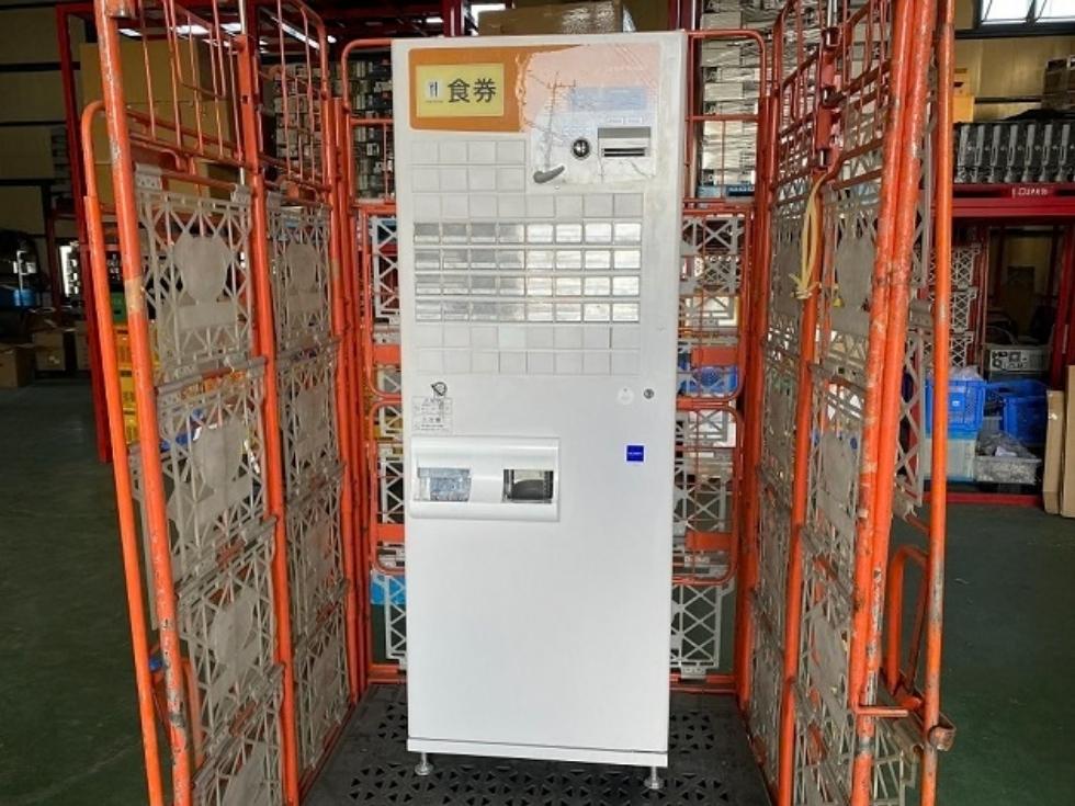 グローリーの旧型大型券売機VT-B20の正面