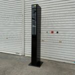 スリム両替機CSD-3キャビネット付きを斜めから撮影